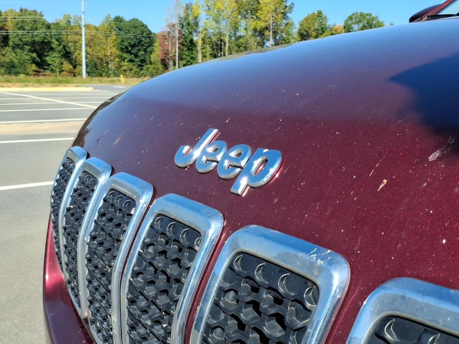 Used 2019 Velvet Red Pearlcoat Jeep Latitude image 20