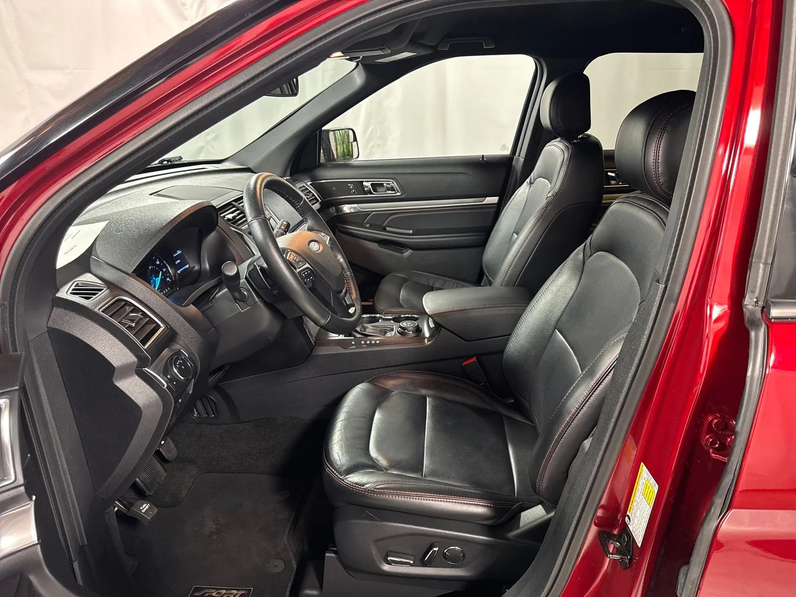 Used 2017 Red Ford Sport image 3