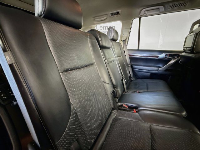 Used 2015 Silver Lexus 460 Luxury image 29