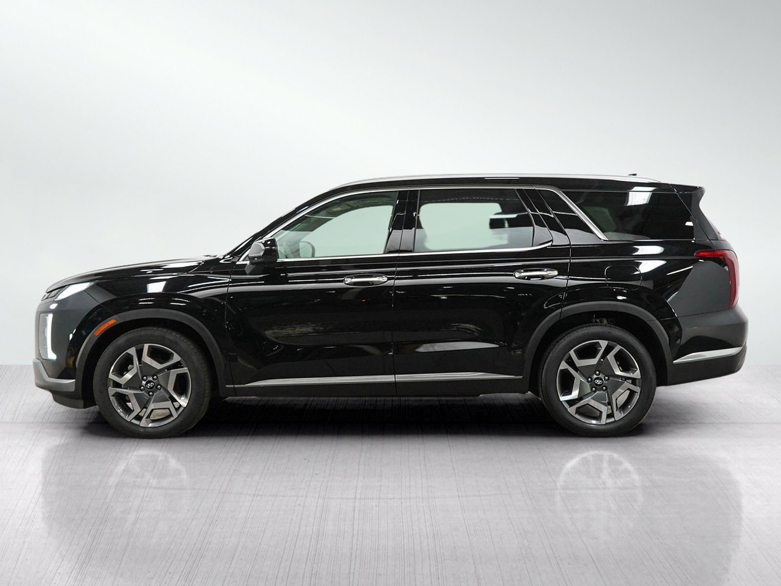Used 2024 Abyss Black Pearl Hyundai Limited AWD image 2