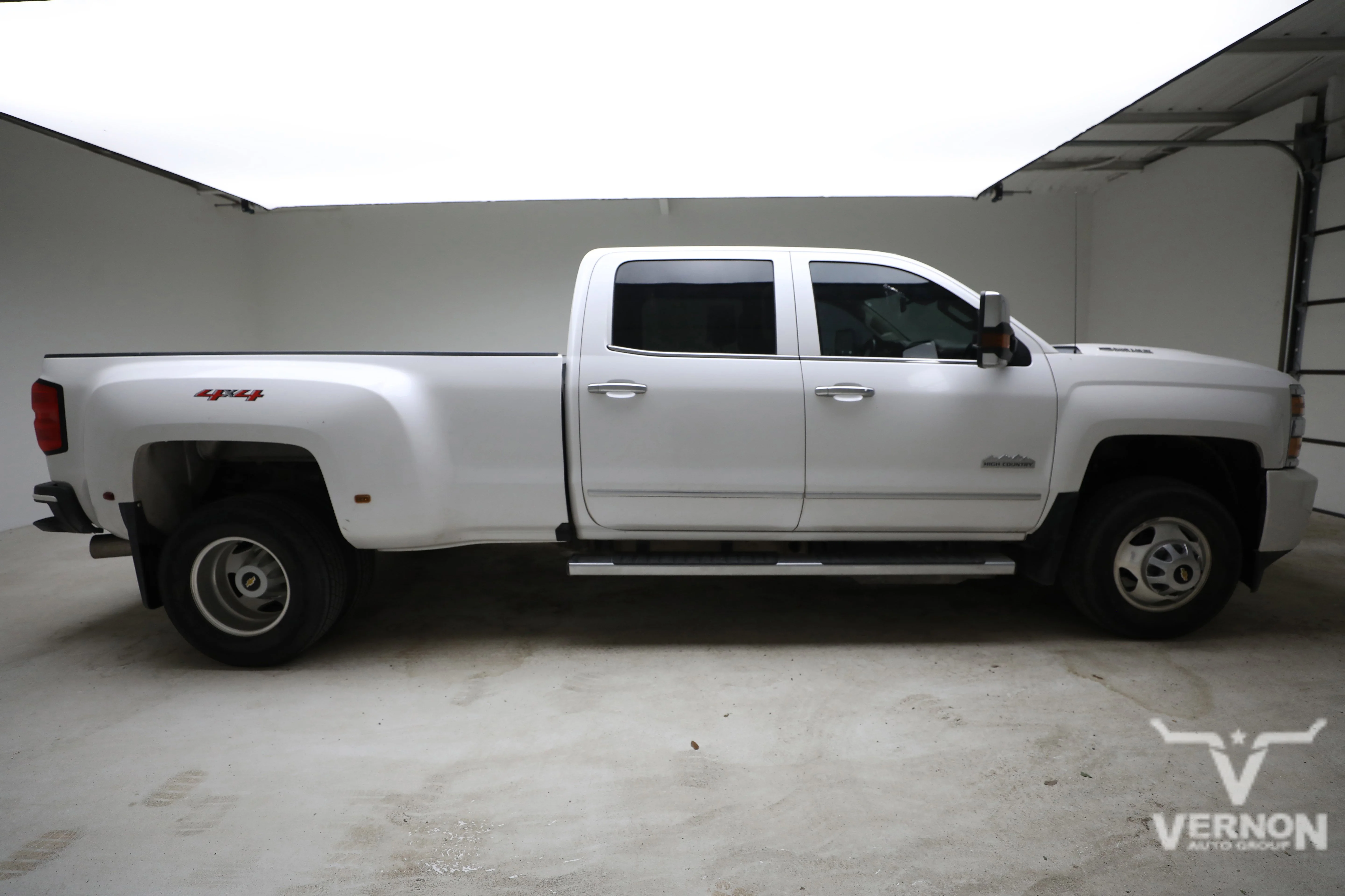 Pre-Owned 2019 Chevrolet Silverado 3500HD DRW High Country Crew Cab 4x4