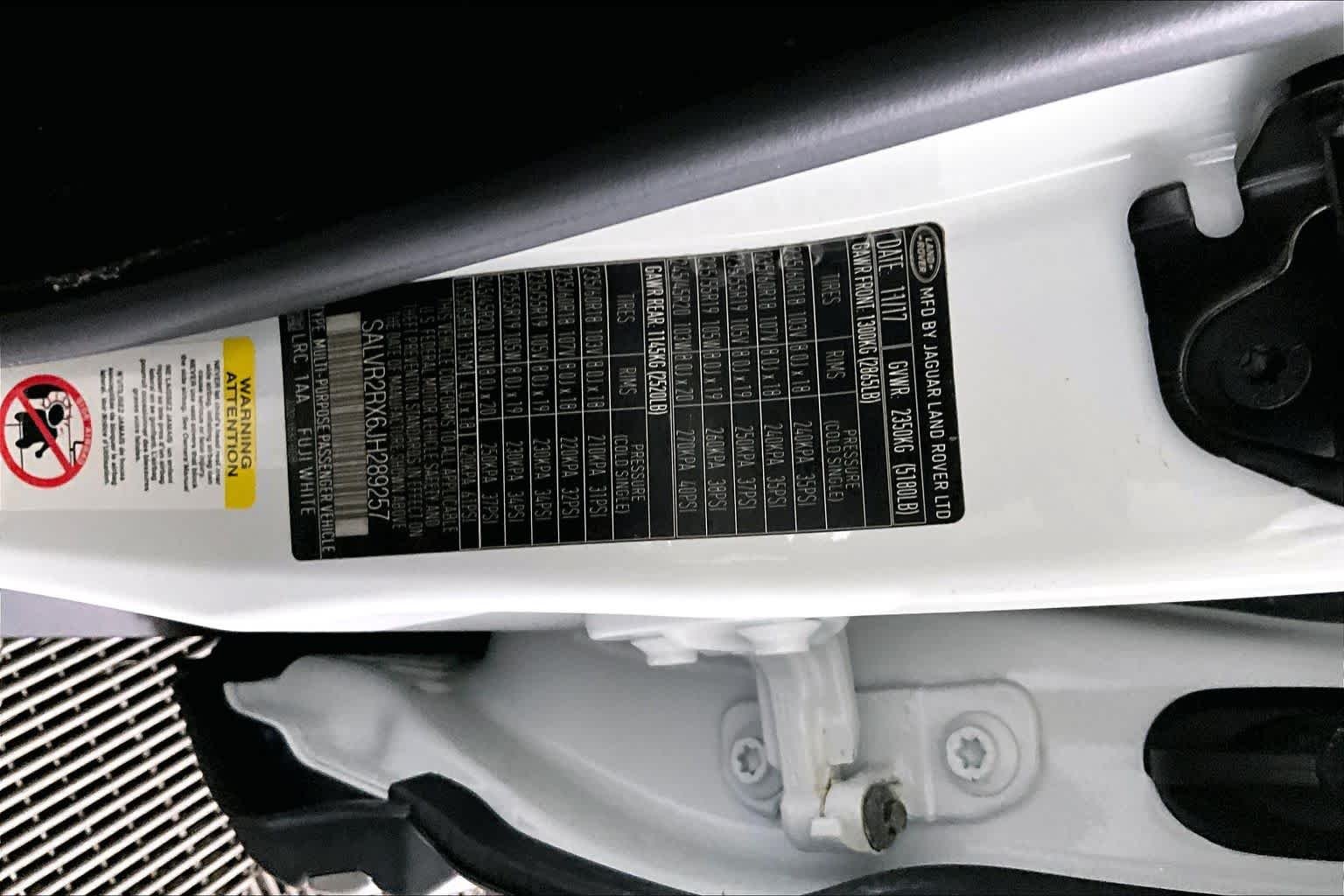 Used 2018 Fuji White Land Rover HSE image 31