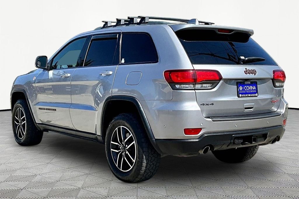 Used 2019 Silver Jeep Trailhawk image 4