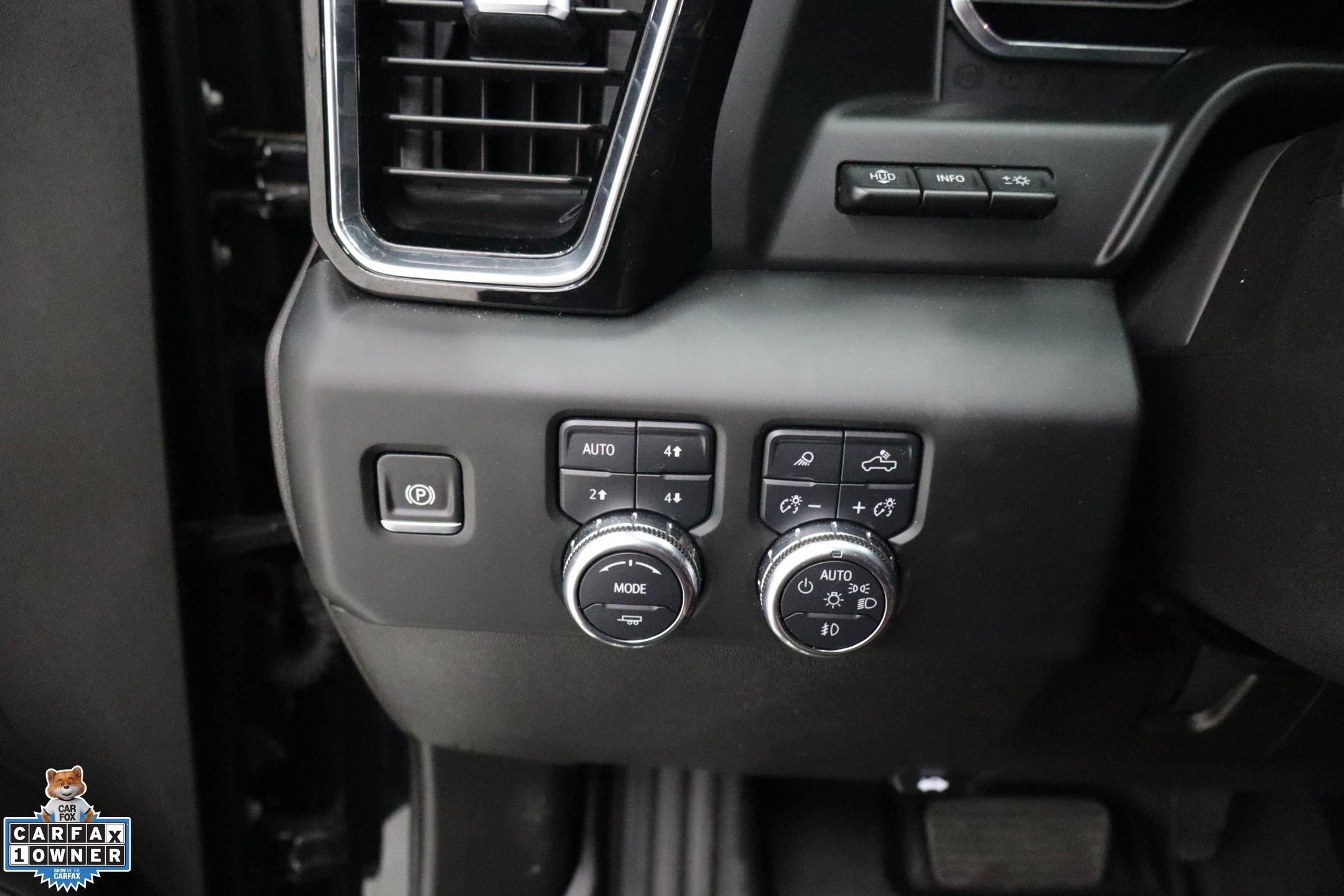 Used 2024 Onyx Black GMC Denali Ultimate image 11