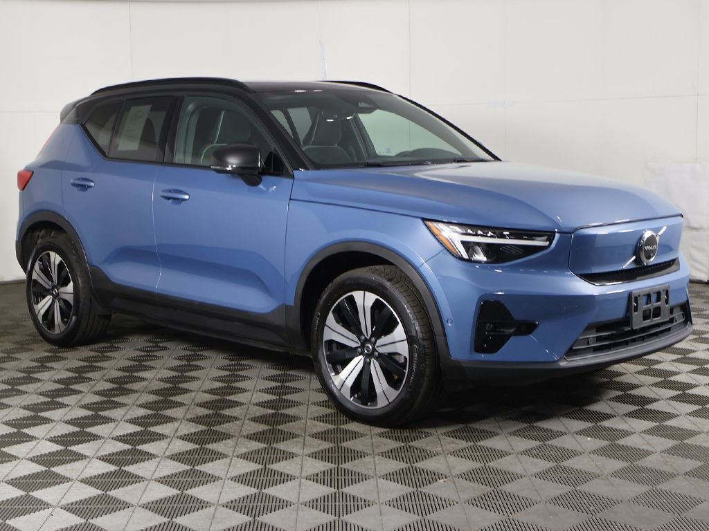 Used 2023 Volvo XC40 Plus with VIN YV4ED3UL2P2962571 for sale in Bedford, OH