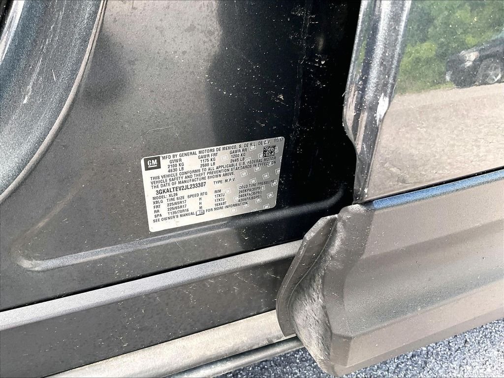Used 2018 Gray GMC SLE image 33