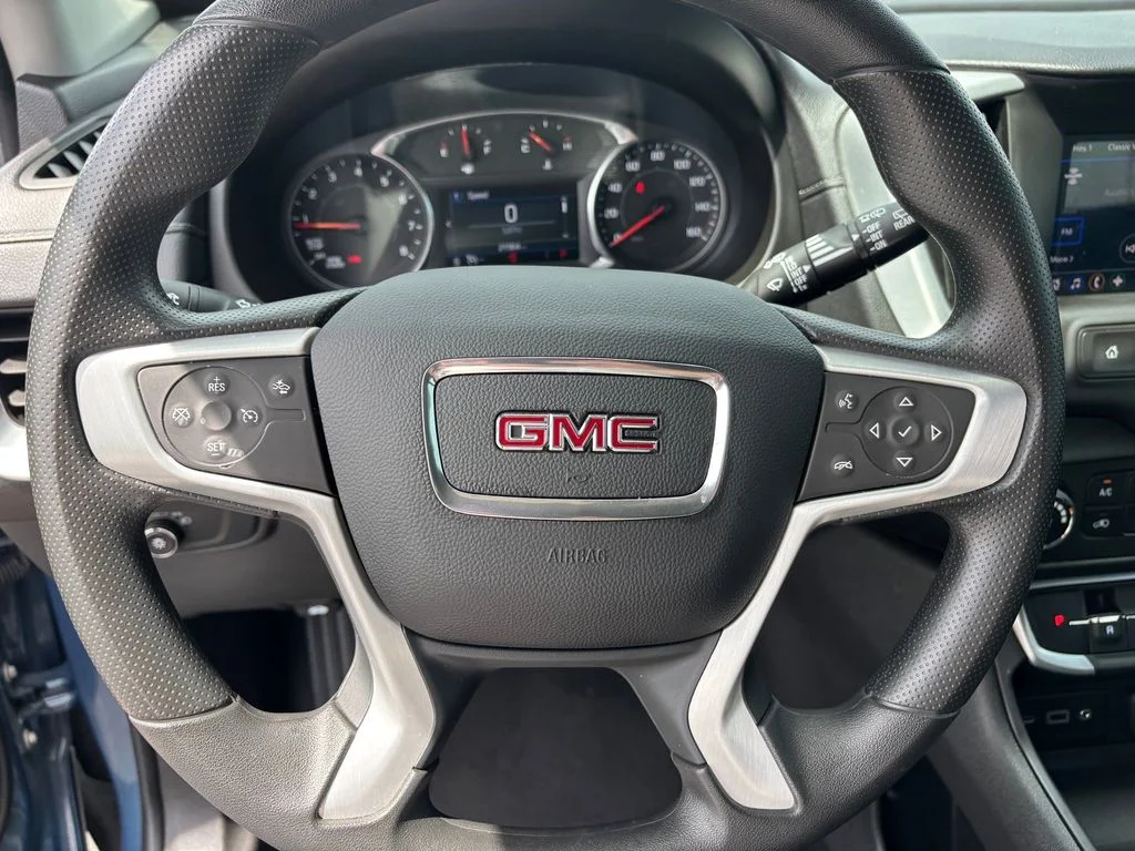Used 2024  GMC SLE image 14