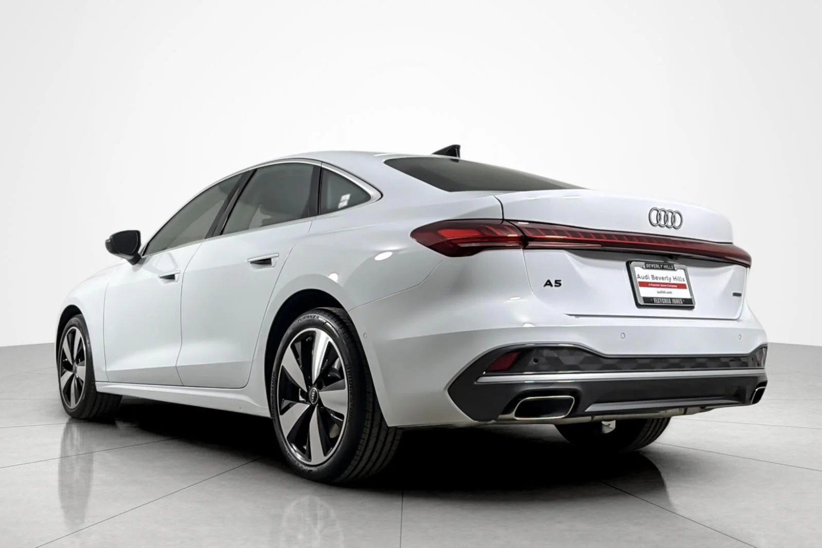 Used 2025 Glacier White Metallic Audi Premium Plus 2.0 TFSI quattro image 3