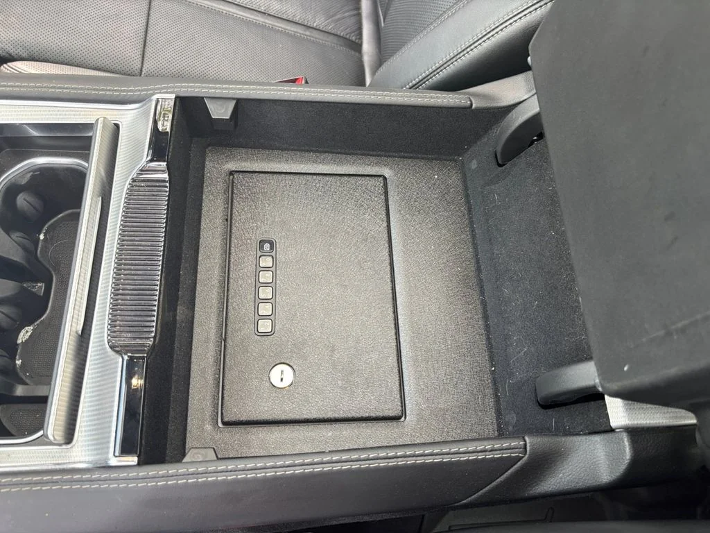 Used 2023 Gray Jeep Base image 12