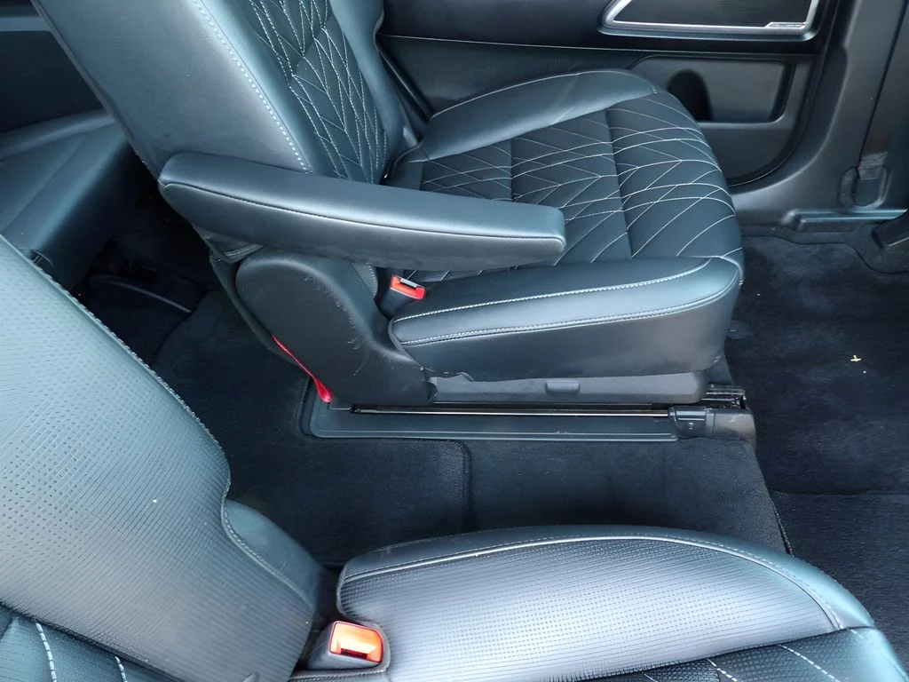 Used 2024 Dawning Red Kia EX X-Line image 46