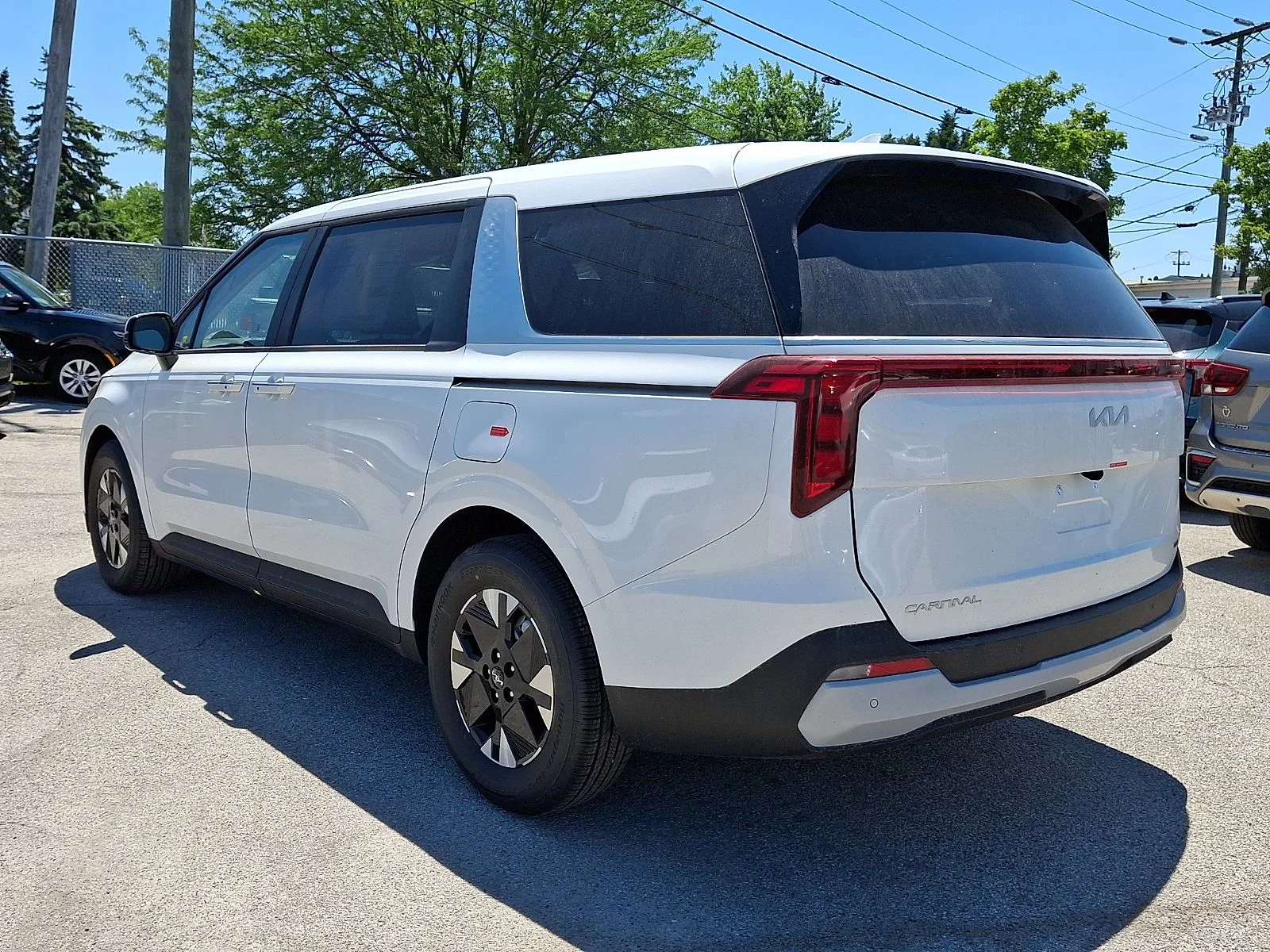 New 2026 White Kia LXS image 5