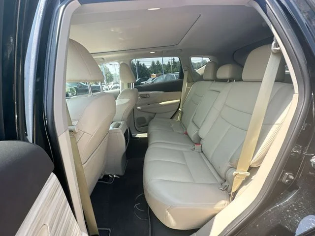 Used 2018 Black Nissan SL image 28