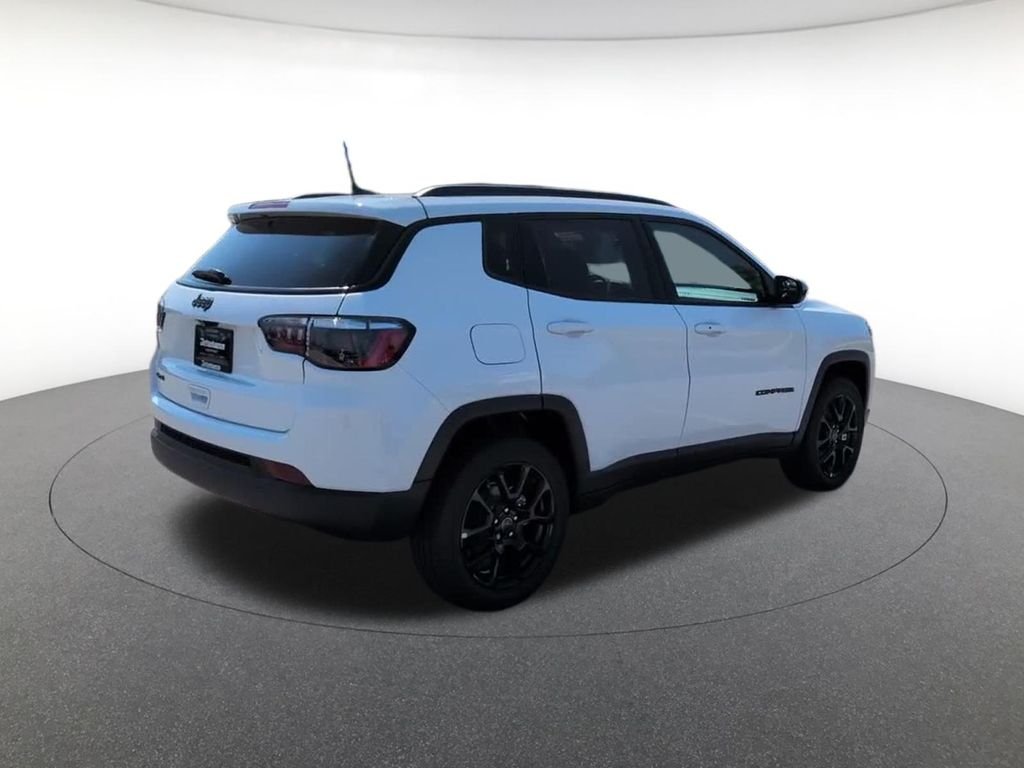 New 2026 Bright White Clear-Coat Exterior Paint Jeep Latitude image 5