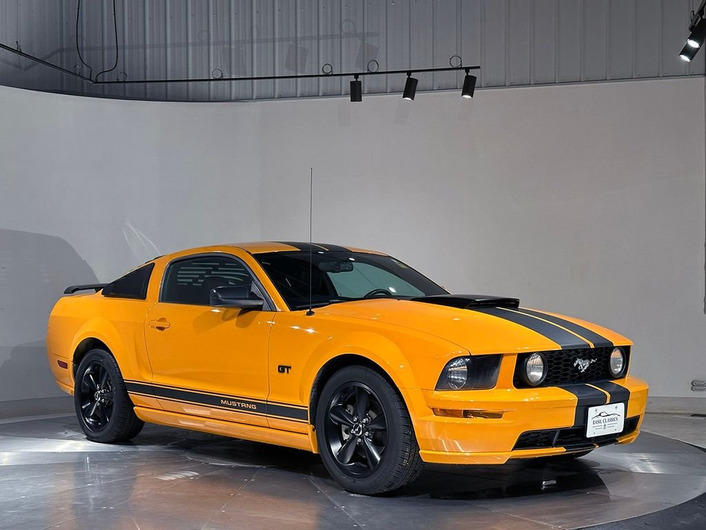Used 2007 Orange Ford  image 81
