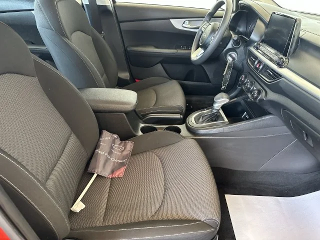 Used 2023 Red Kia LXS image 33