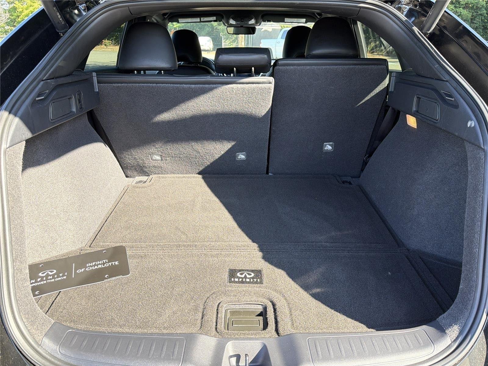 Used 2025 Black Obsidian INFINITI LUXE image 26