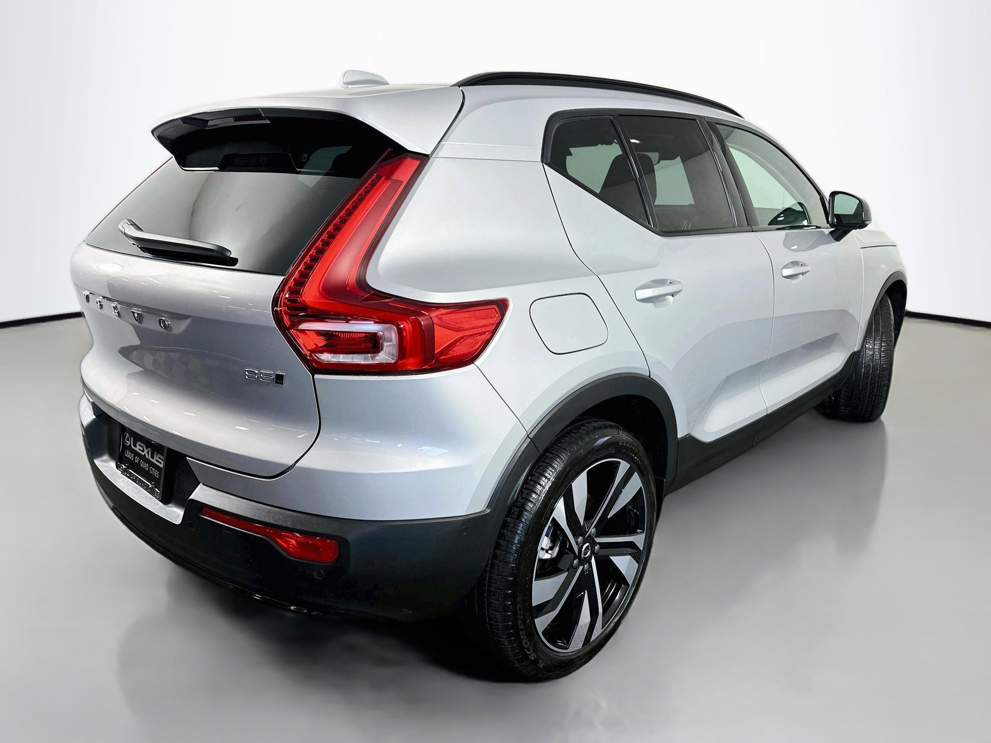 2025 Volvo XC40 Plus - Photo 7