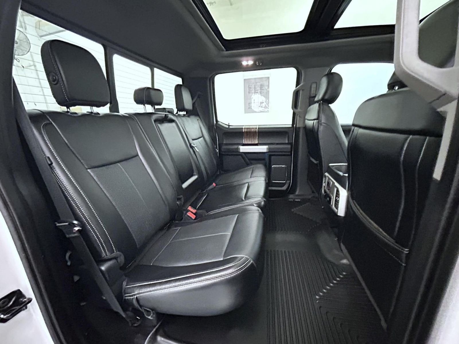 Used 2019 White Ford Lariat image 18