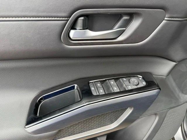 New 2026 Gun Metallic Nissan SL image 16