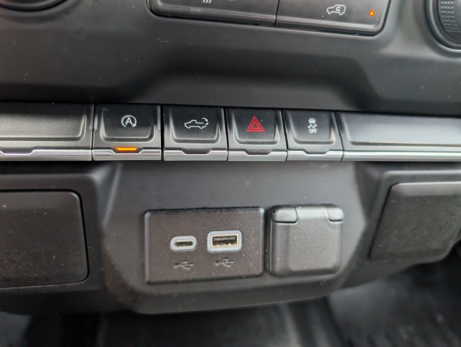 Used 2022 Black Chevrolet Custom image 27