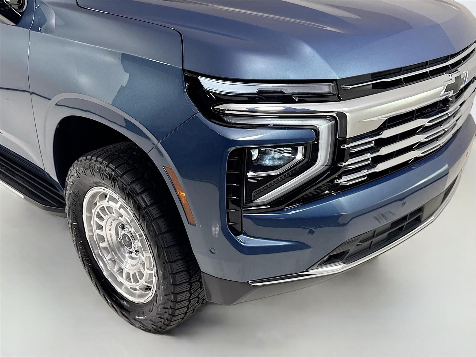 Used 2025 Lakeshore Blue Metallic Chevrolet Premier image 41