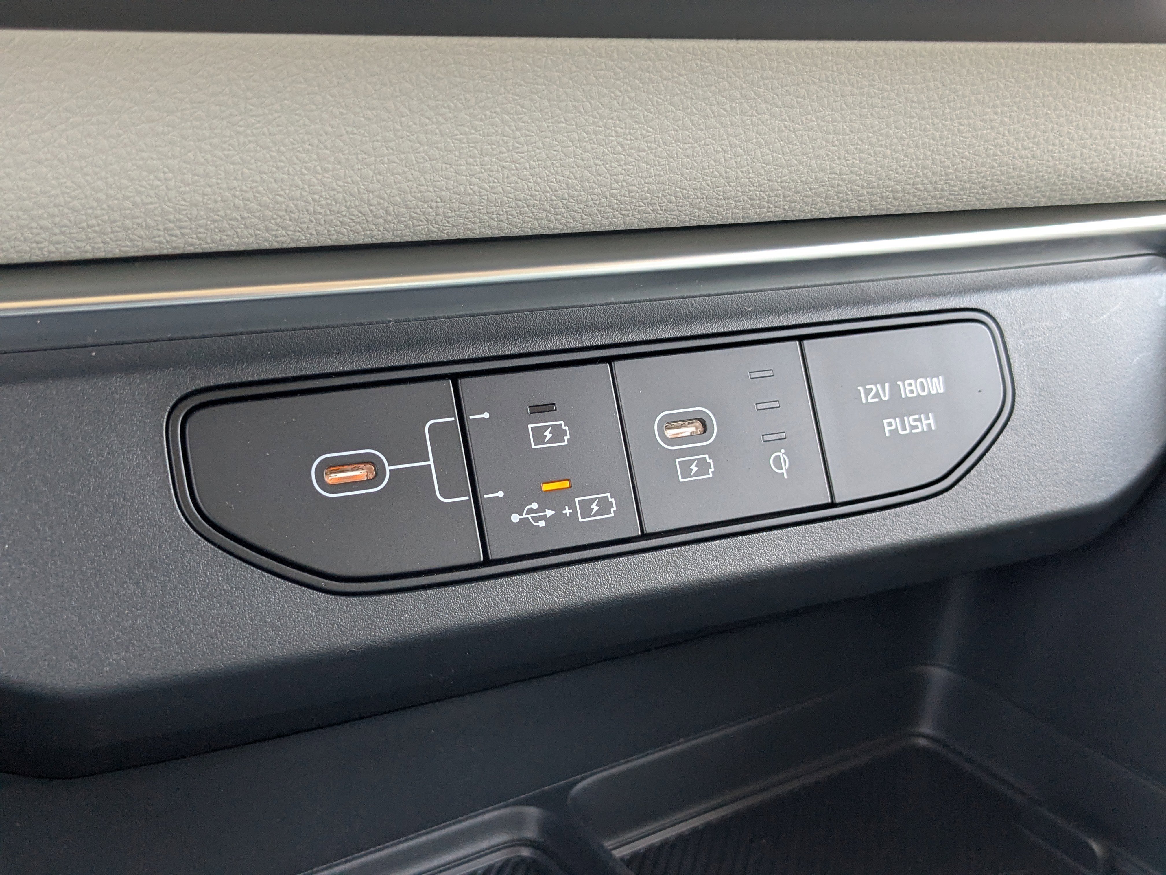 2026 Kia Carnival EX - Photo 25
