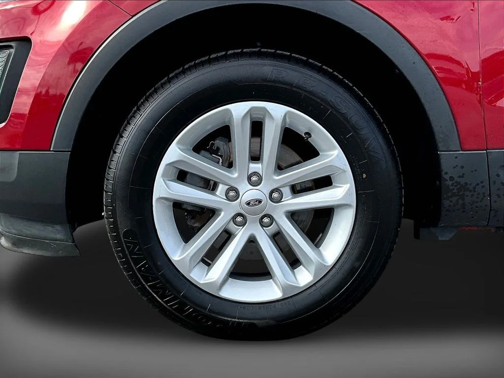 Used 2016 Red Ford Base image 31