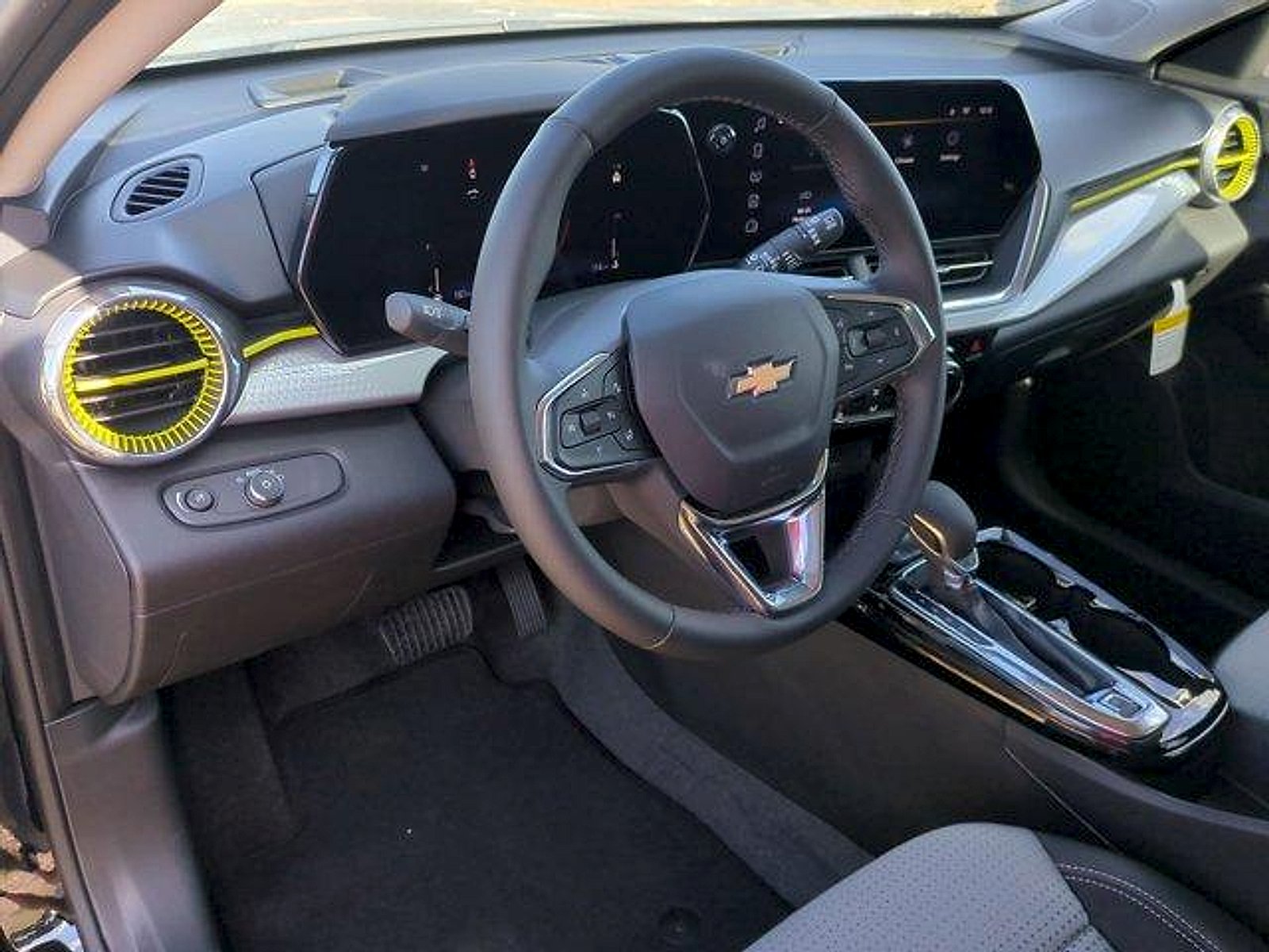 2026 Chevrolet Trax LT - Photo 10
