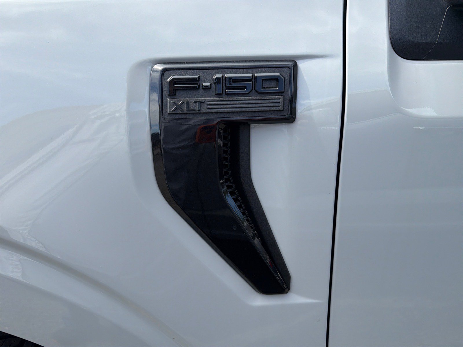New 2026 Avalanche Ford XLT image 8