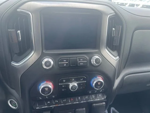 Used 2022 White GMC Denali image 16
