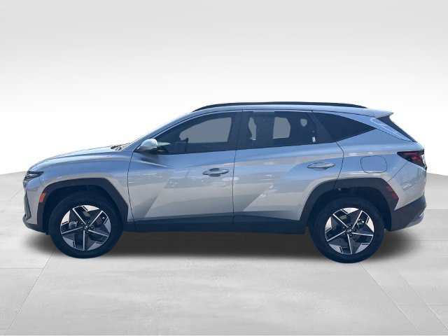 Used 2025 Silver Hyundai SEL image 2