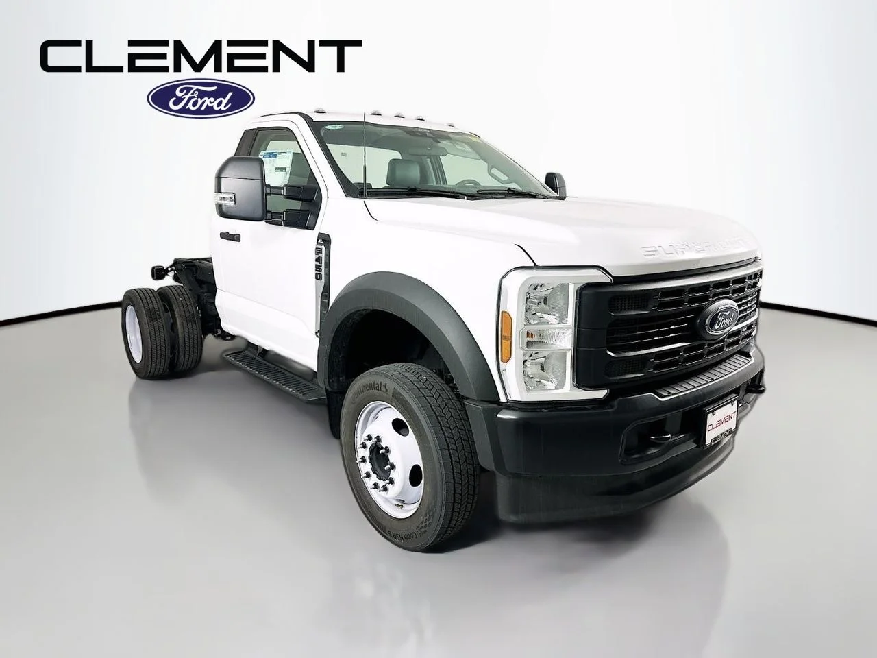 New 2025 Oxford White Ford F-450® XL image 3