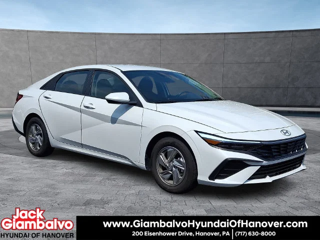 New 2025 White Hyundai SE image 1