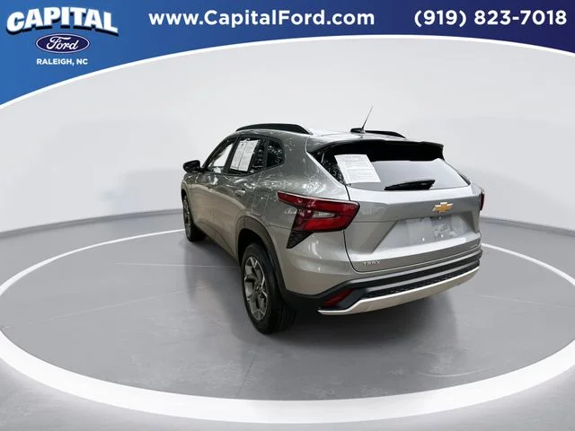 Used 2025 Gray Chevrolet LT image 6