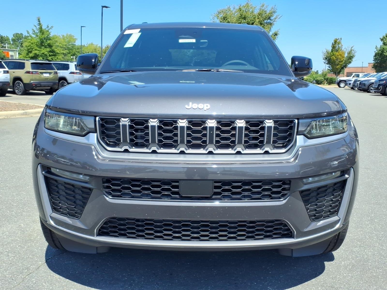 New 2026 Baltic Gray Metallic Clear-Coat Exterior Paint Jeep Limited image 12