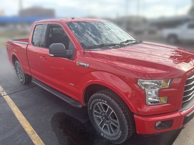 Used 2016 Red Ford XLT image 2