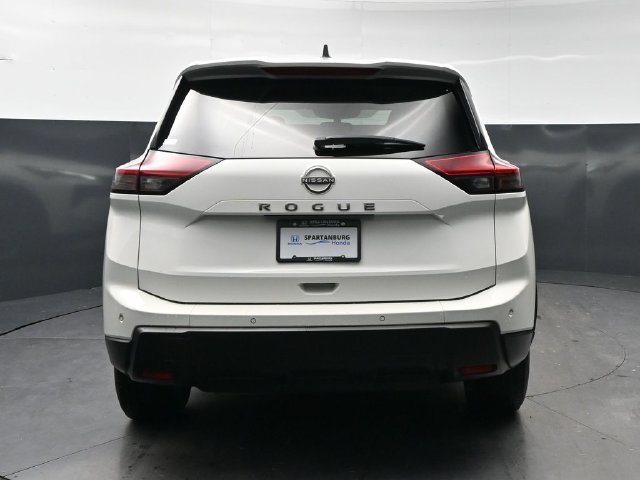 Used 2024 Glacier White Nissan S image 6