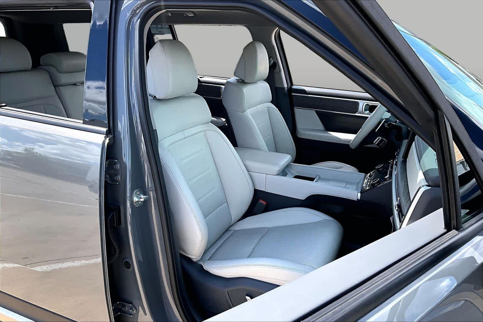 Used 2024 Hampton Gray Hyundai Limited image 9