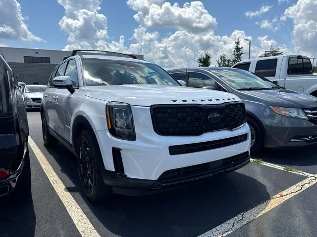 Used 2021 White Kia EX image 5