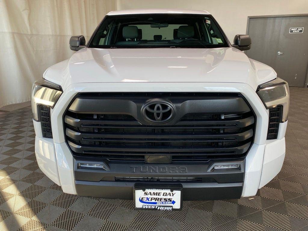 Used 2025 Ice Toyota SR5 image 3