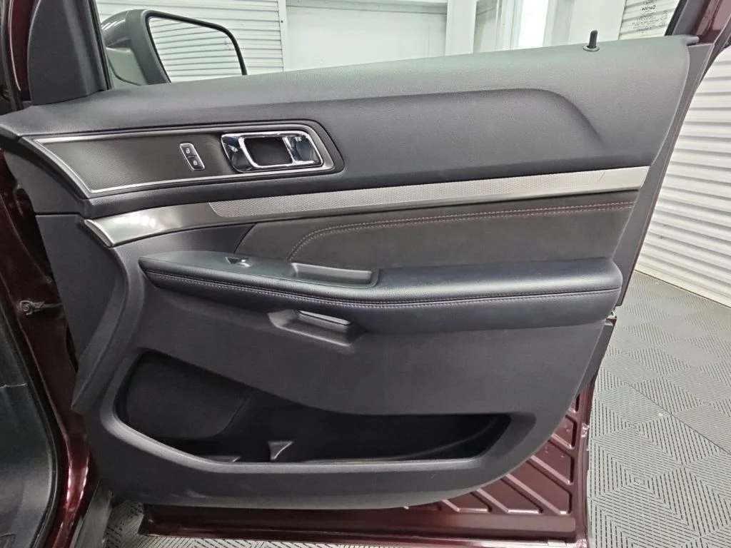 Used 2018 Red Ford XLT image 43