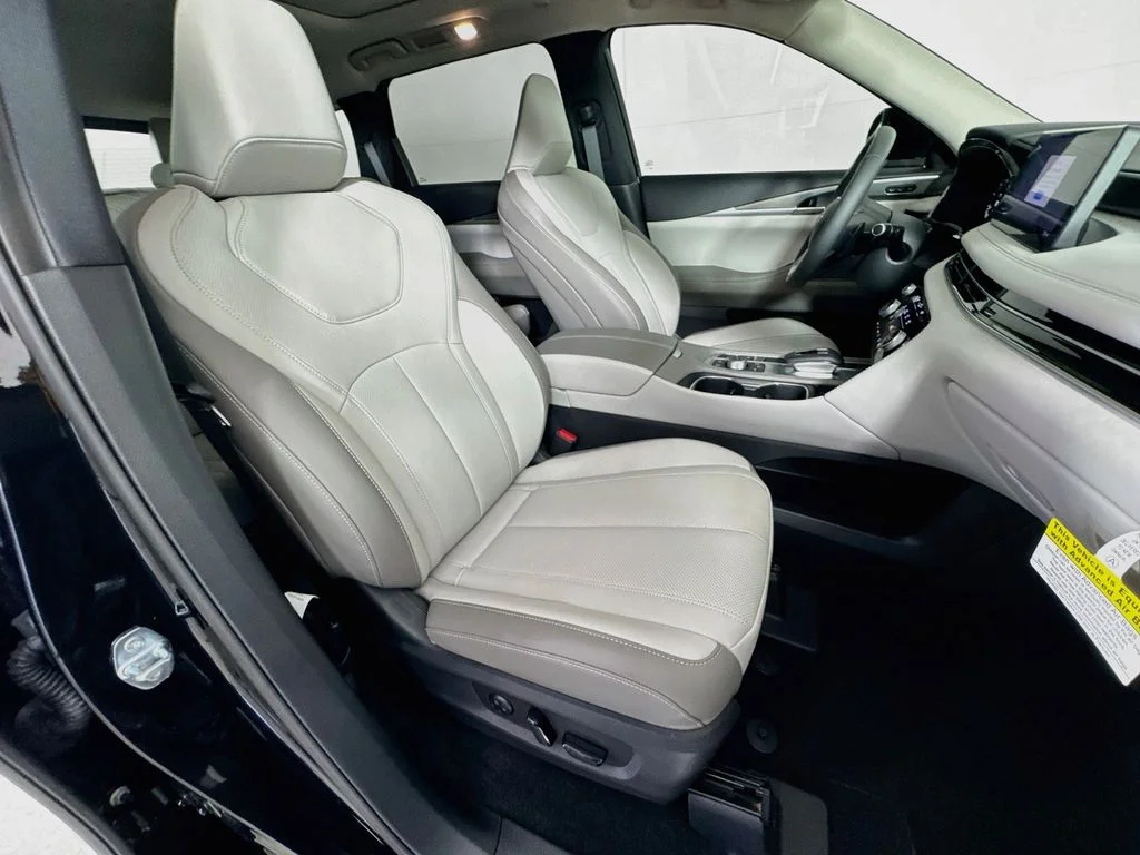 Certified Used 2026 Black INFINITI PURE image 40