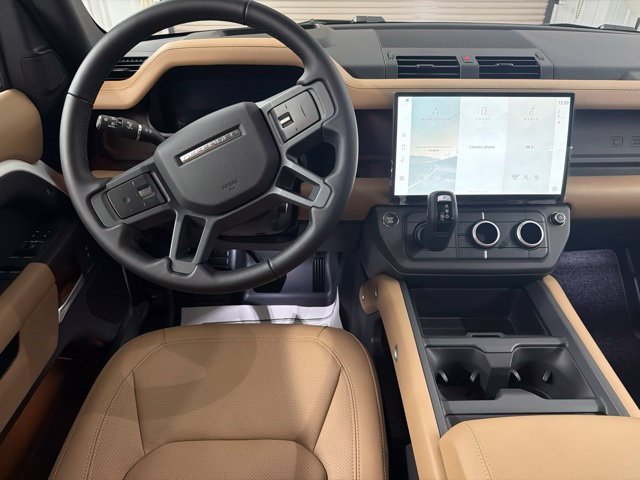 New 2026 Fuji White Land Rover X-Dynamic SE image 18
