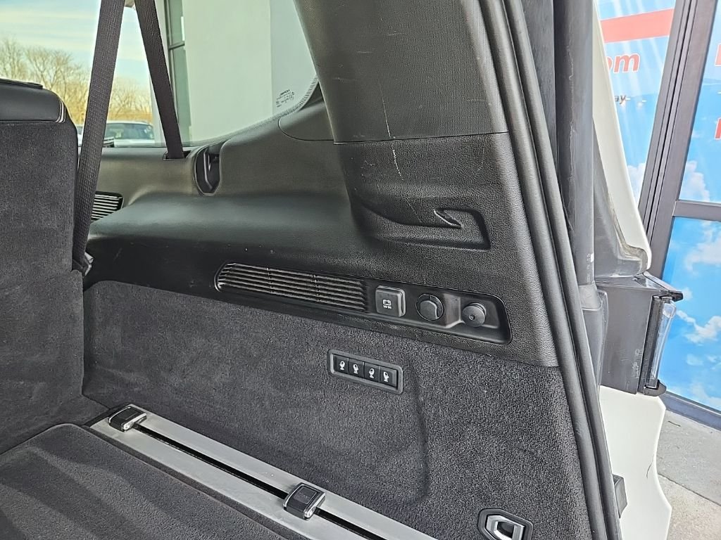 Used 2024 White/off-white Jeep Series II image 121