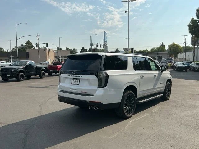 2025 Chevrolet Suburban RST - Photo 3