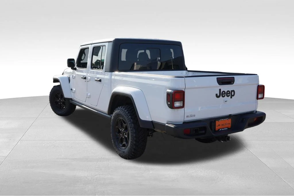 Used 2023 White Jeep Willys image 7