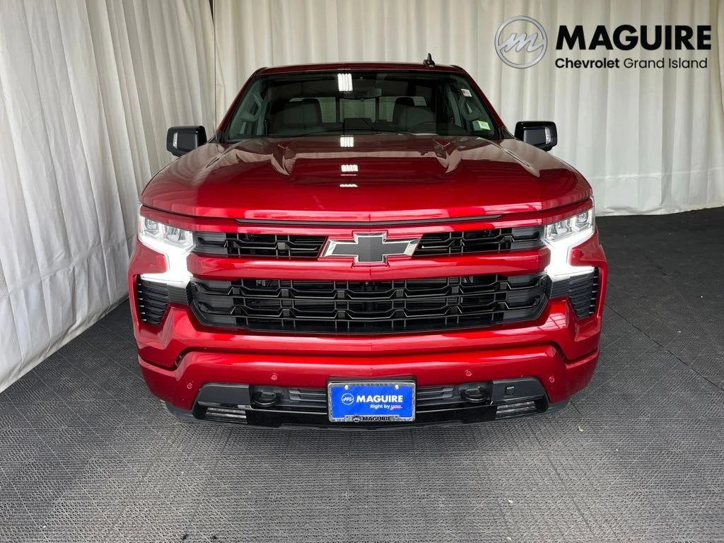Used 2025 Red Chevrolet RST image 29