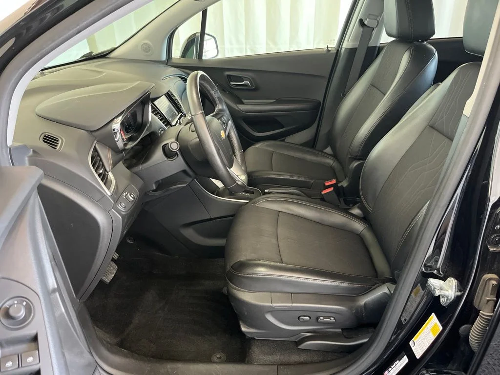 Used 2021 Black Chevrolet LT image 3
