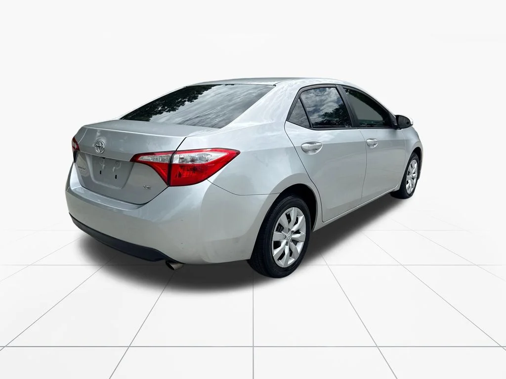 Used 2016 Classic Silver Metallic Toyota LE image 8