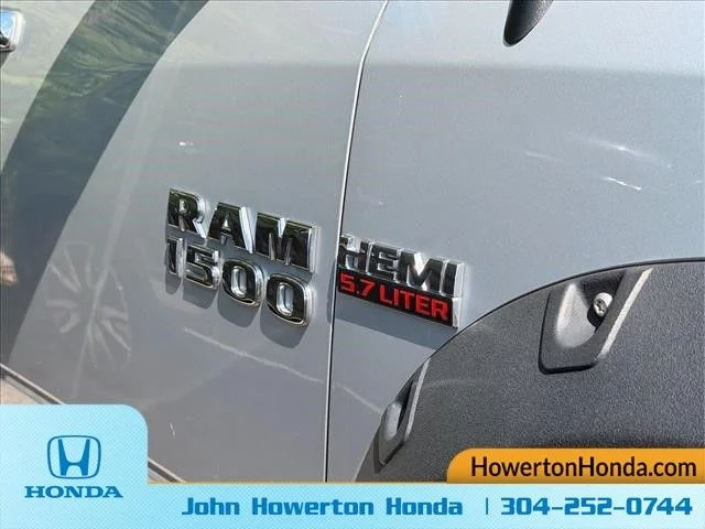 Used 2017 Silver Ram Laramie image 8